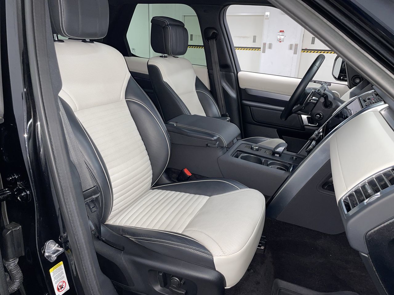 2023 Land Rover Discovery