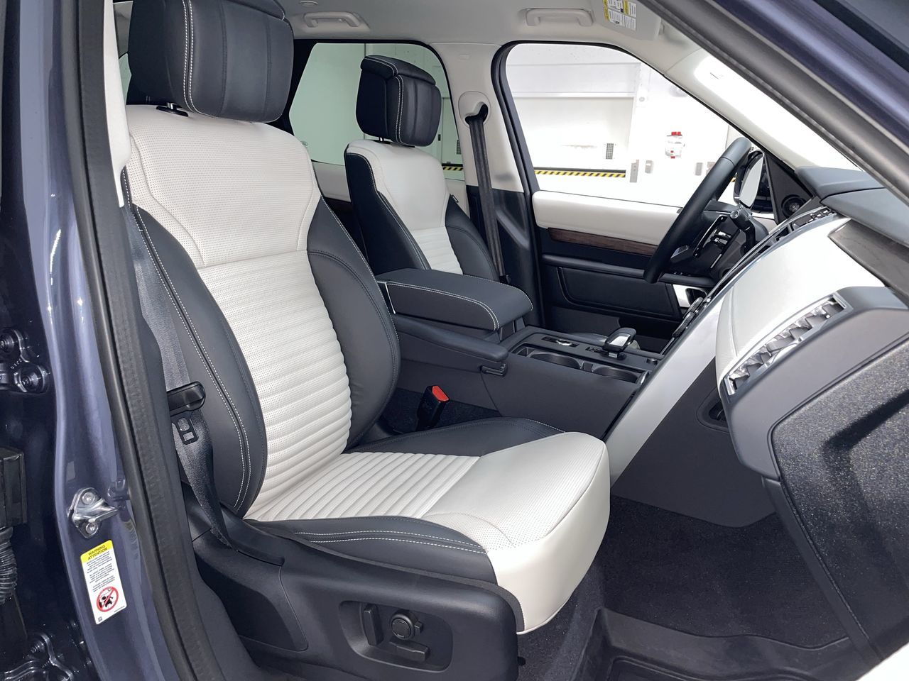 2025 Land Rover Discovery