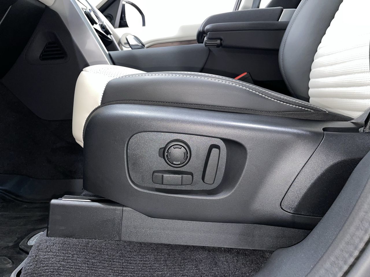 2025 Land Rover Discovery