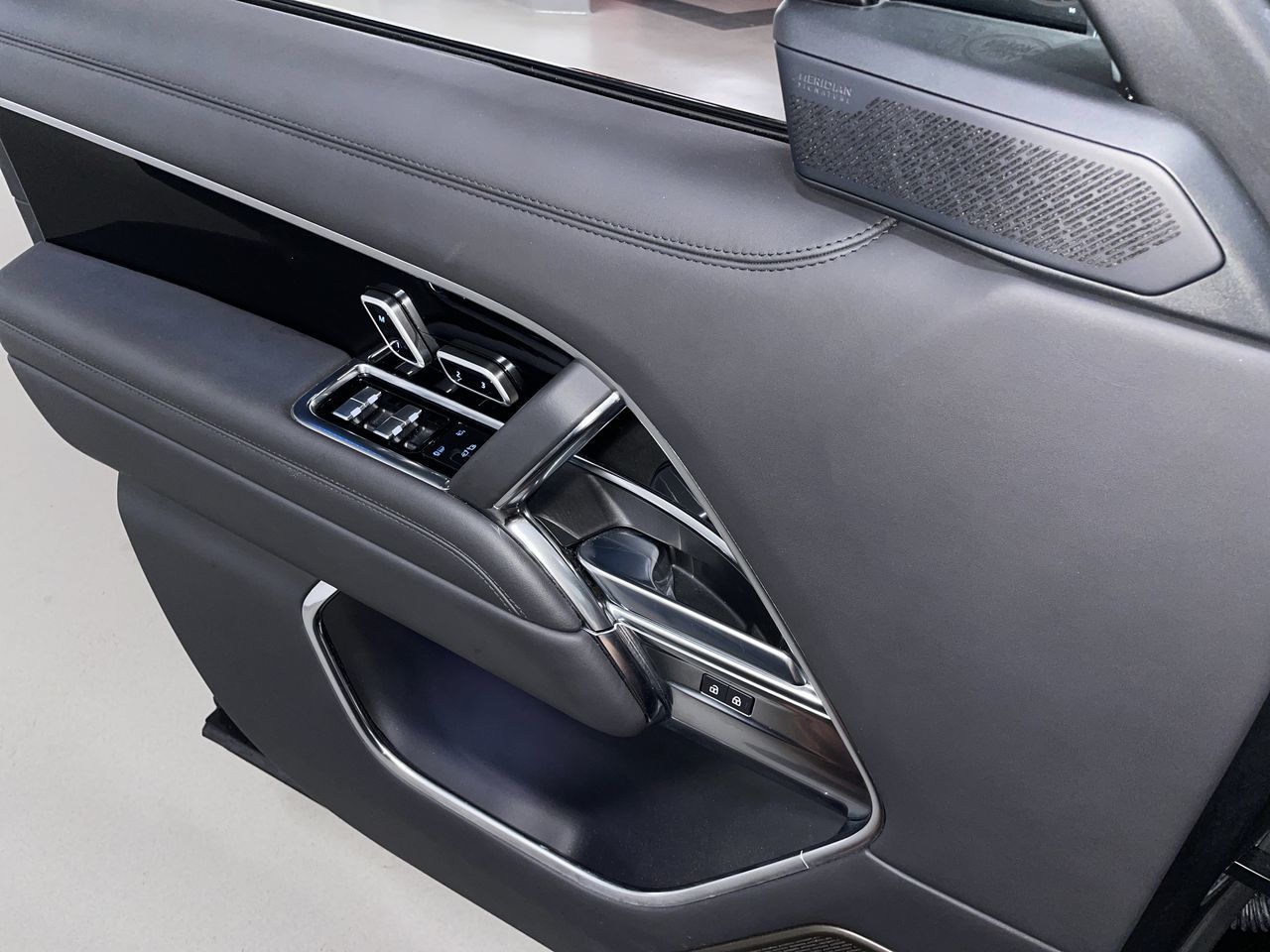 2023 Land Rover New Range Rover