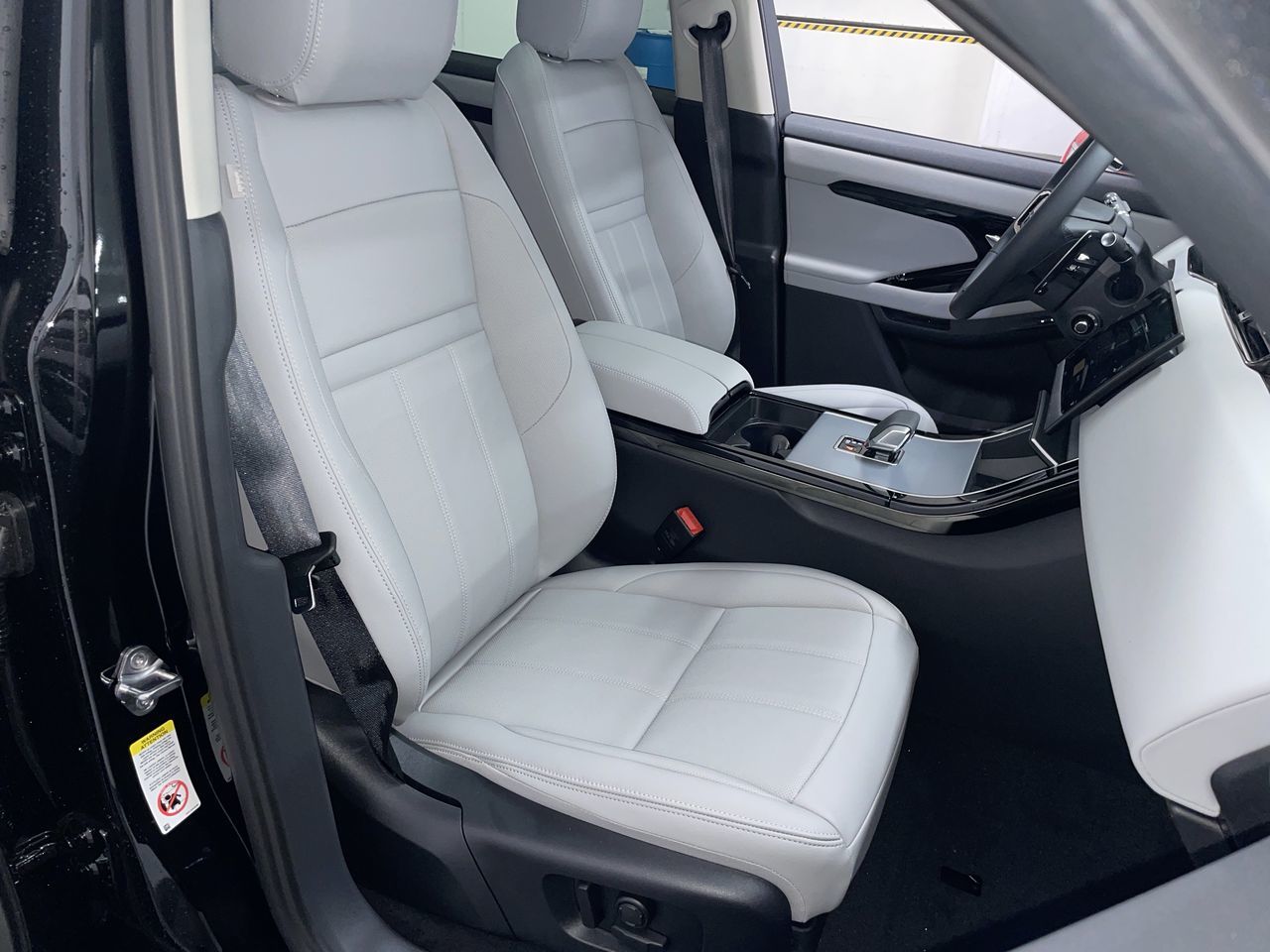 2024 Land Rover Range Rover Evoque in Vancouver, British Columbia