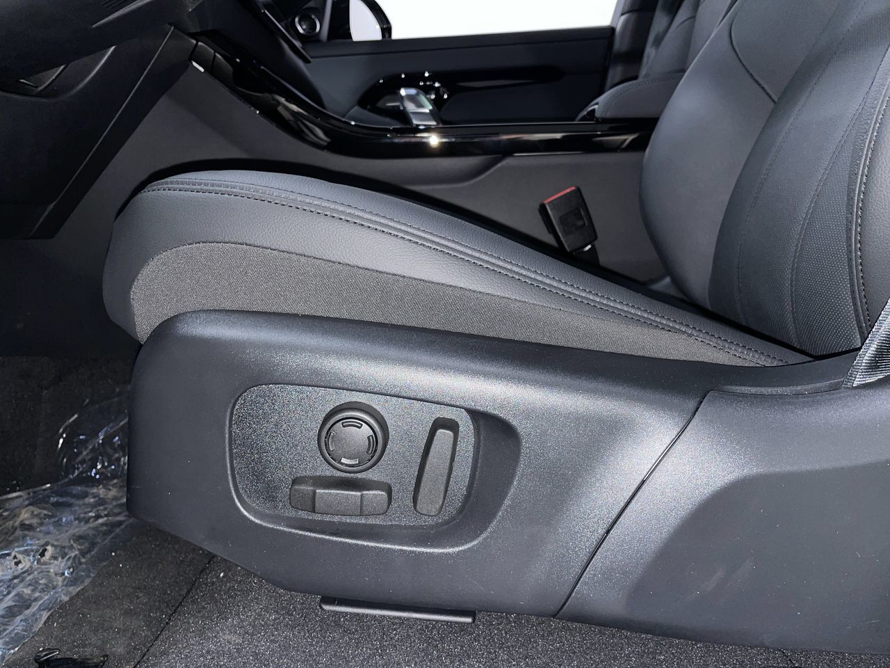 2026 Land Rover Range Rover Evoque