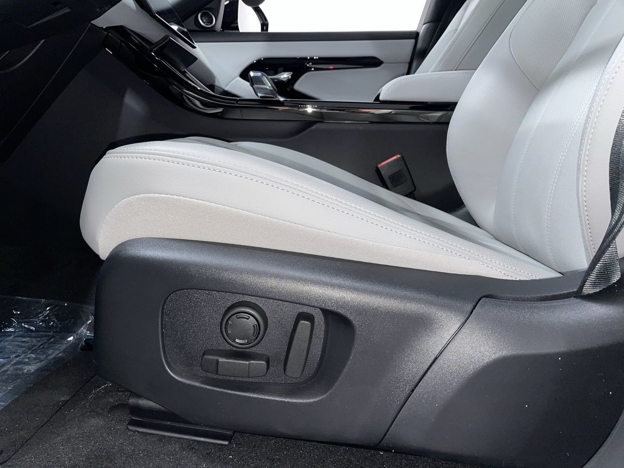 2026 Land Rover Range Rover Evoque