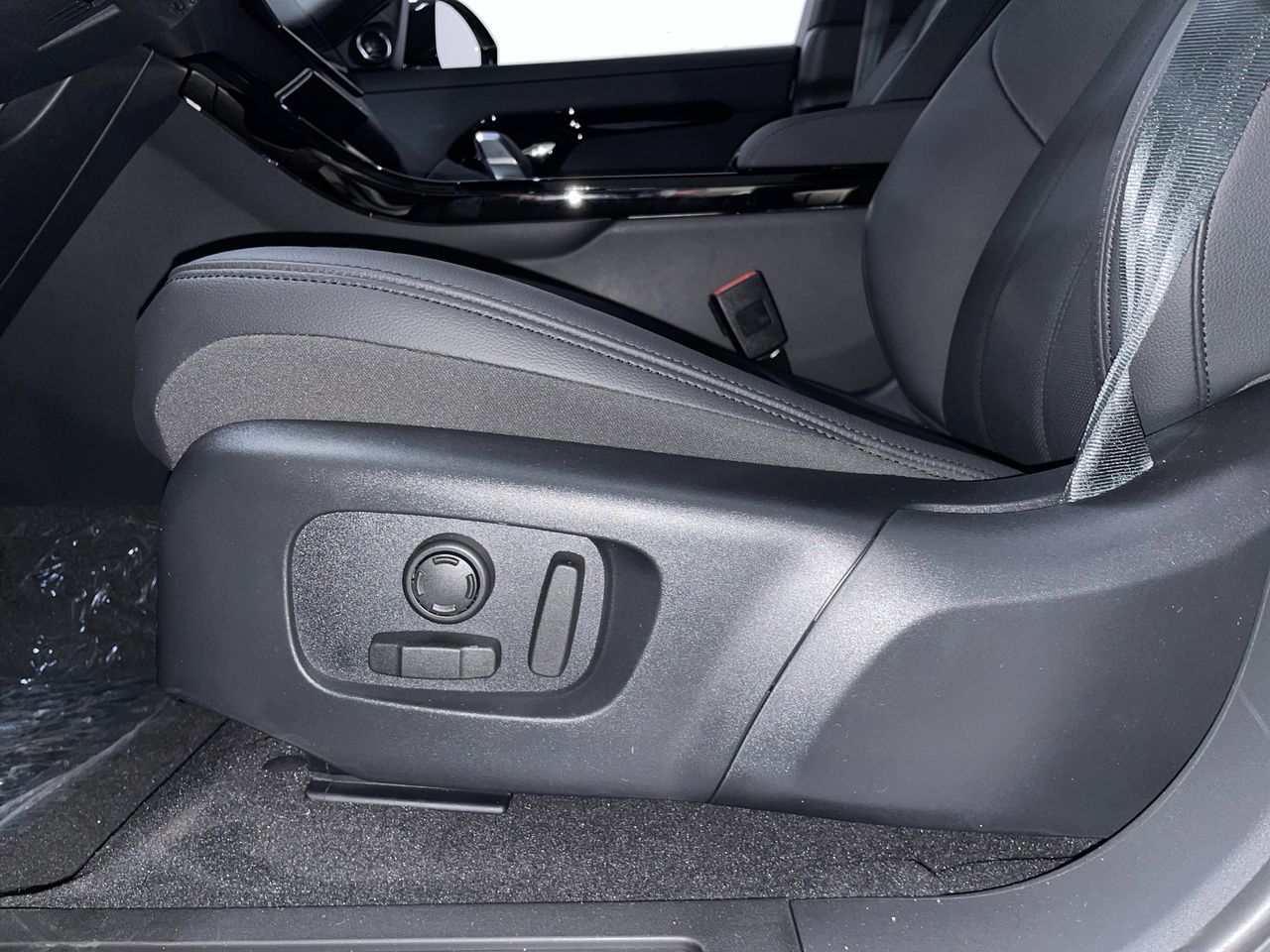 2026 Land Rover Range Rover Evoque