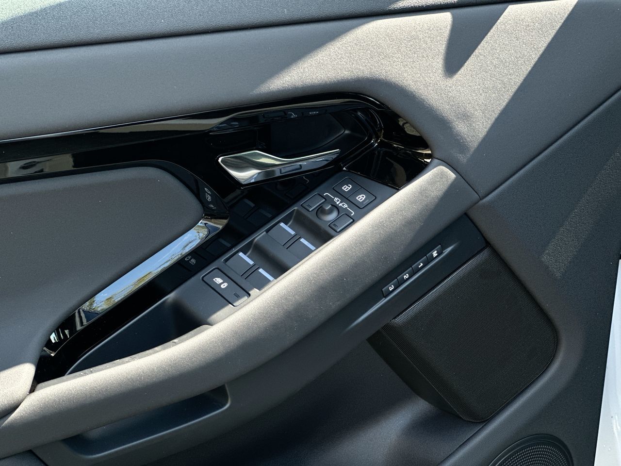 2026 Land Rover Range Rover Evoque