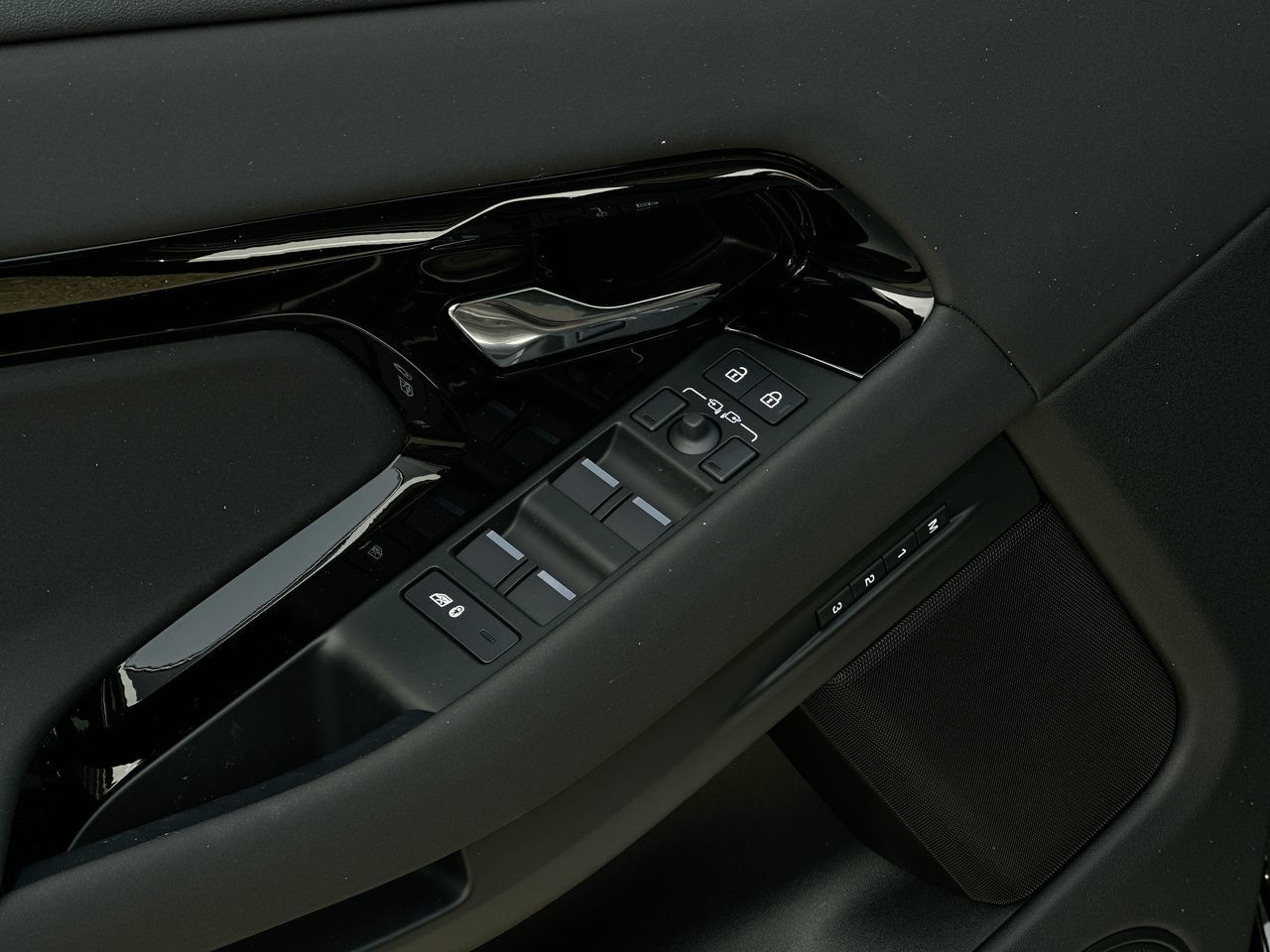 2026 Land Rover Range Rover Evoque