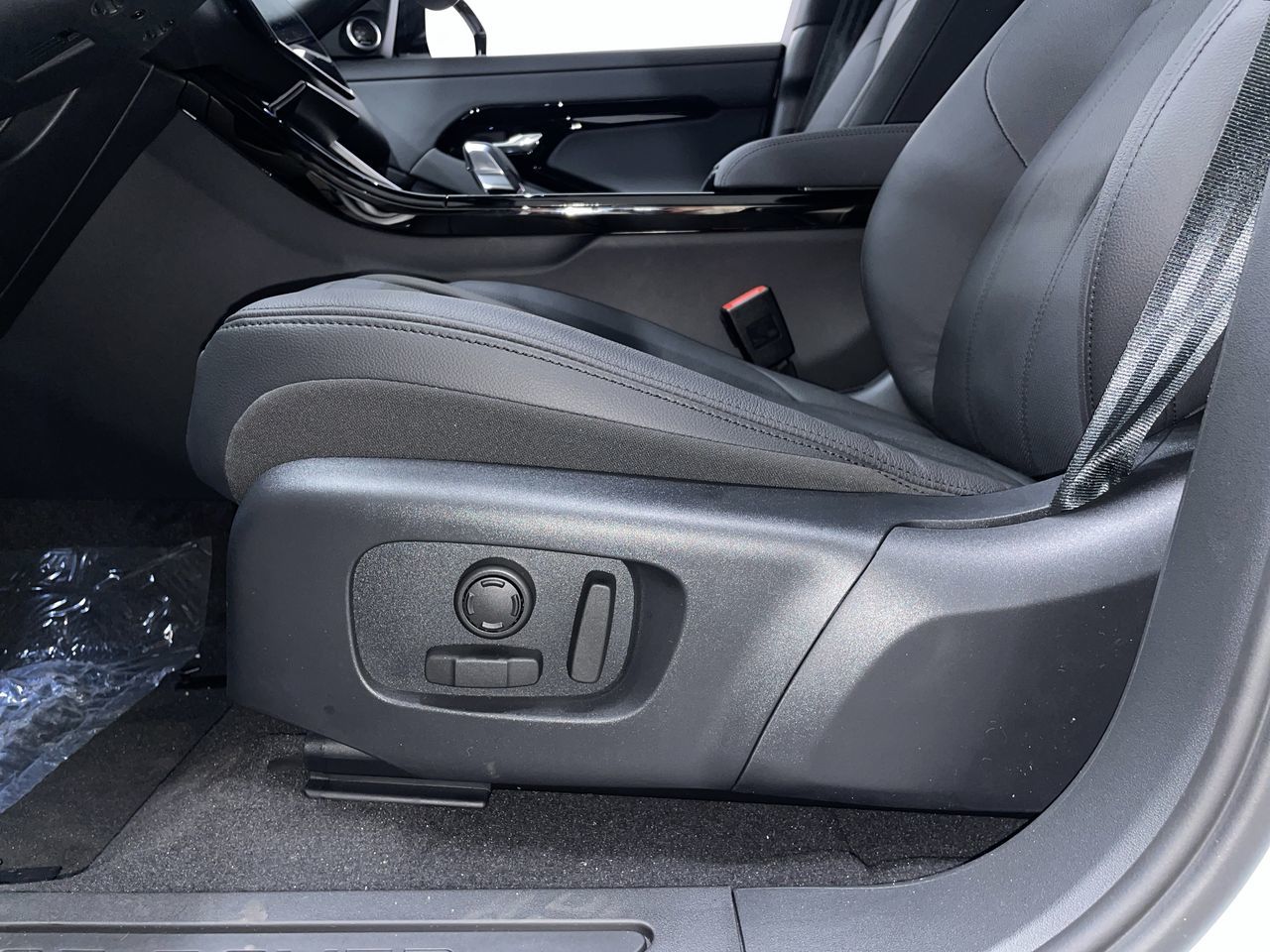 2026 Land Rover Range Rover Evoque