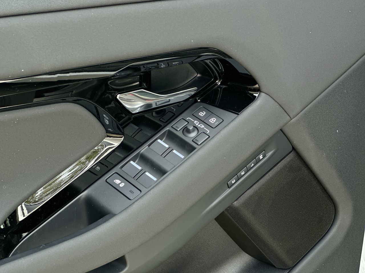 2026 Land Rover Range Rover Evoque