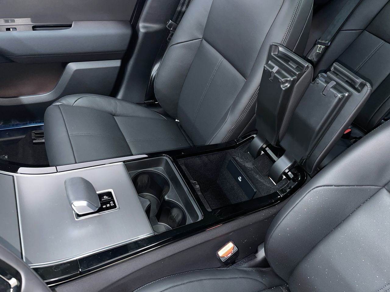 2025 Land Rover Range Rover Velar