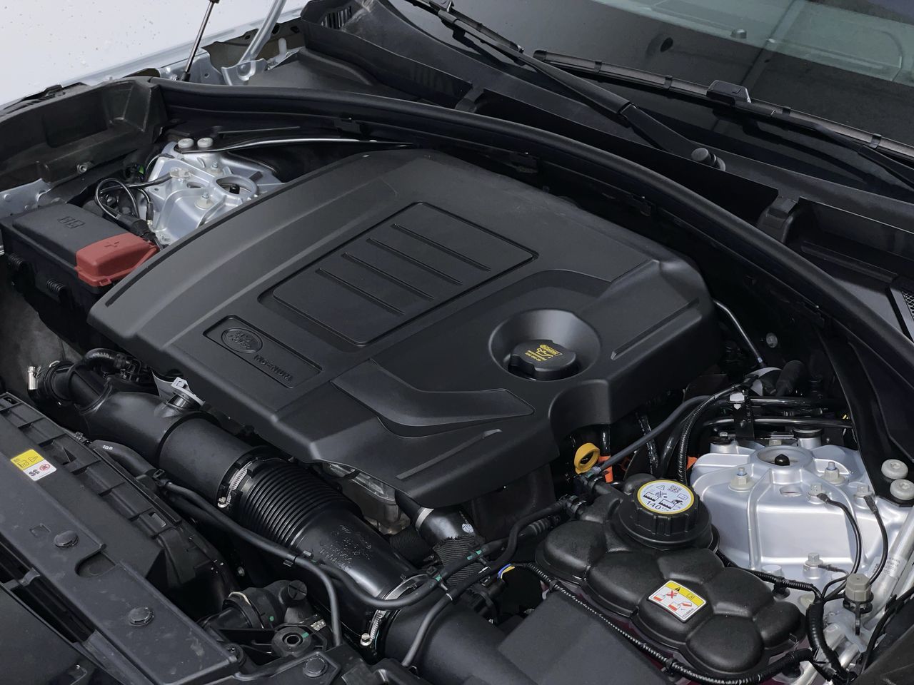 2025 Land Rover Range Rover Velar