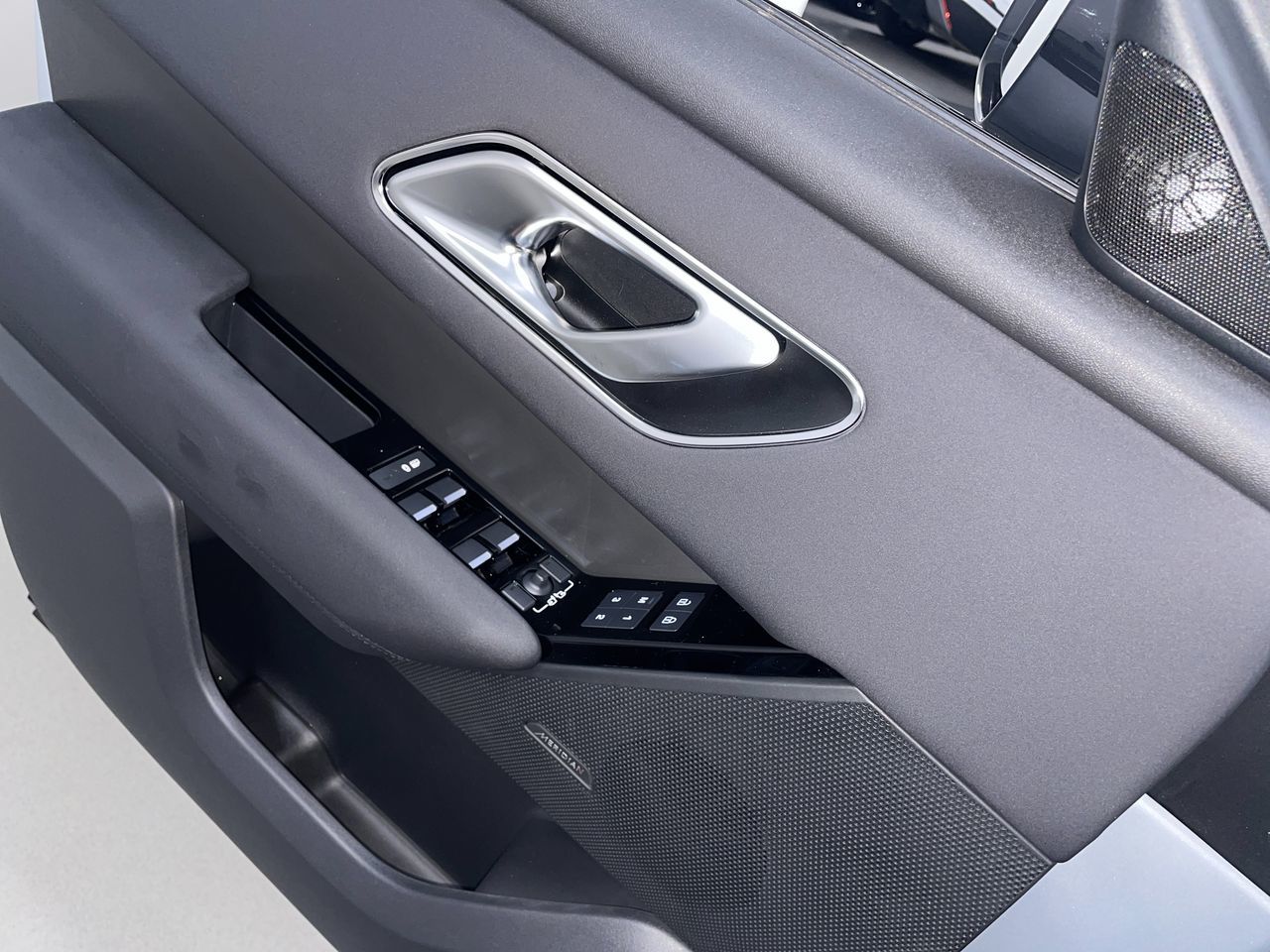 2025 Land Rover Range Rover Velar