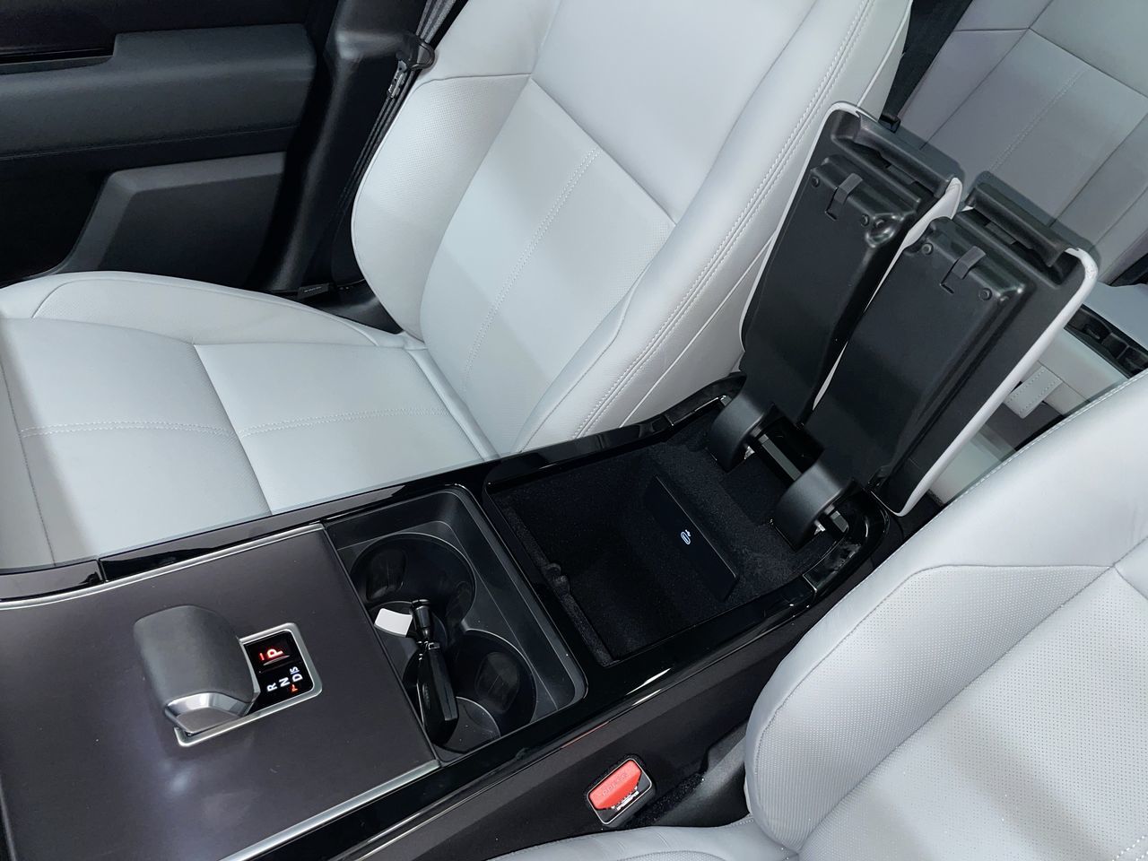 2026 Land Rover Range Rover Velar