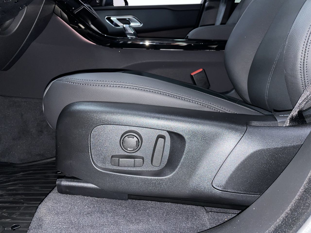 2026 Land Rover Range Rover Velar