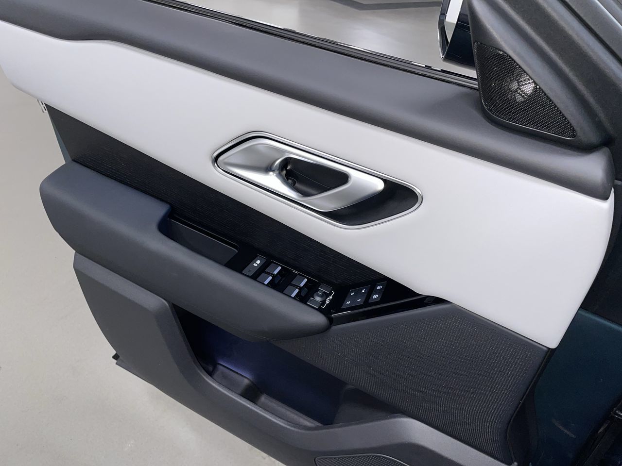 2026 Land Rover Range Rover Velar