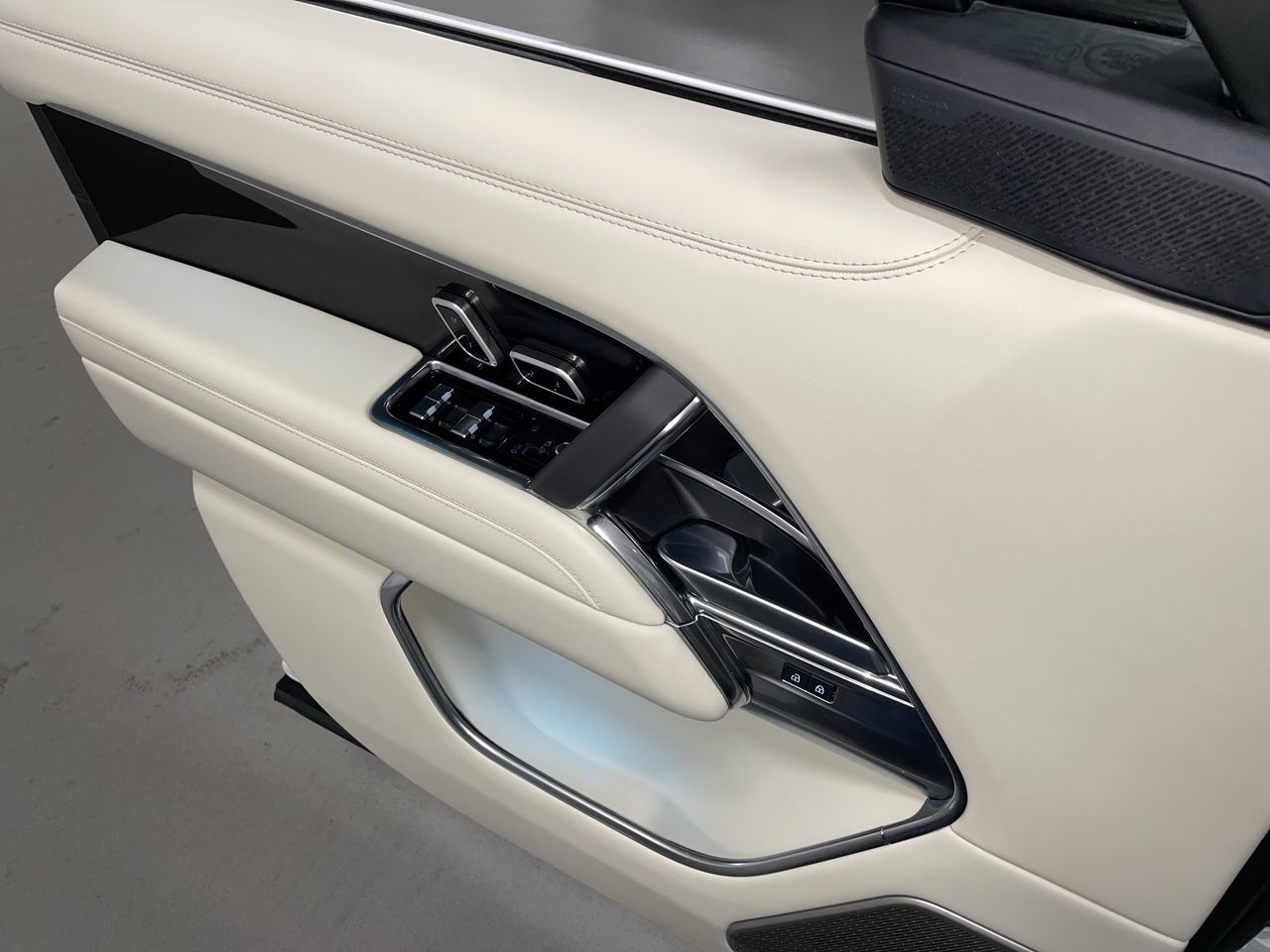 2025 Land Rover Range Rover