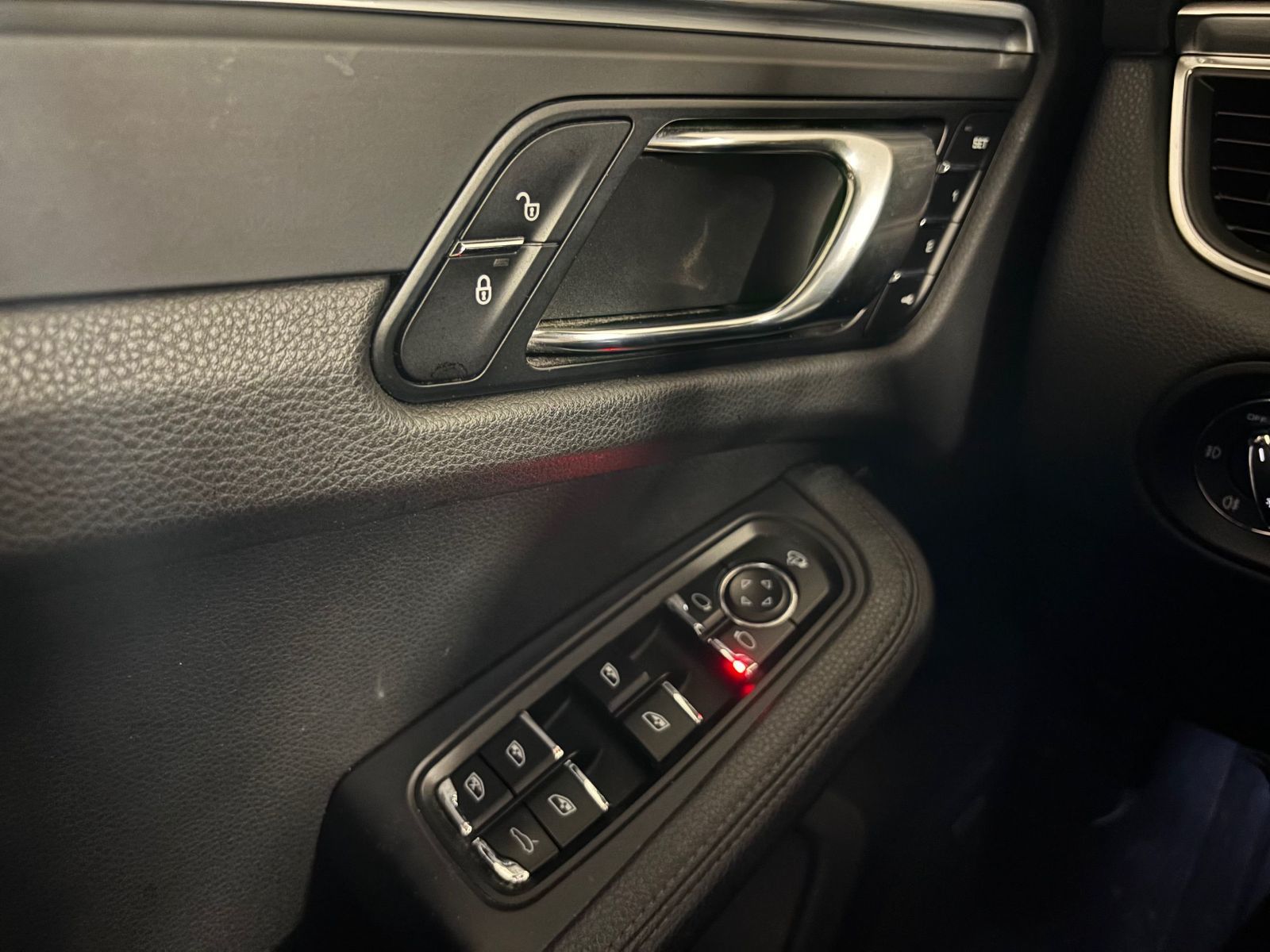 2017 Porsche Macan in Vancouver, British Columbia