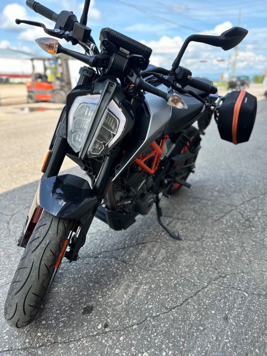 KTM DUKE 390  2022