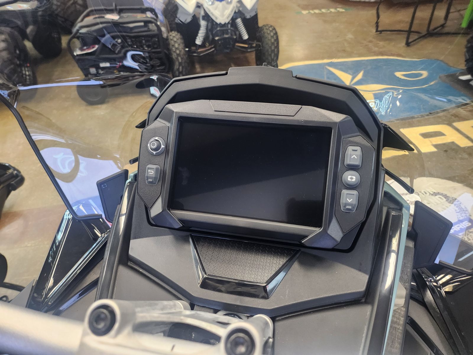 Polaris VOYAGEUR 650 ADVENTURE ULTIMATE 155 X 2 2026