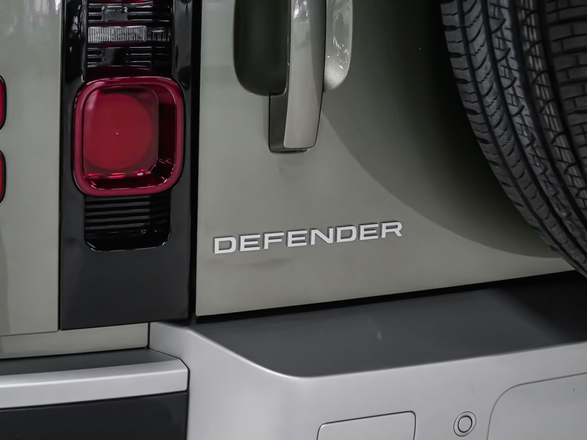 Land Rover Defender 2025 — photo 5