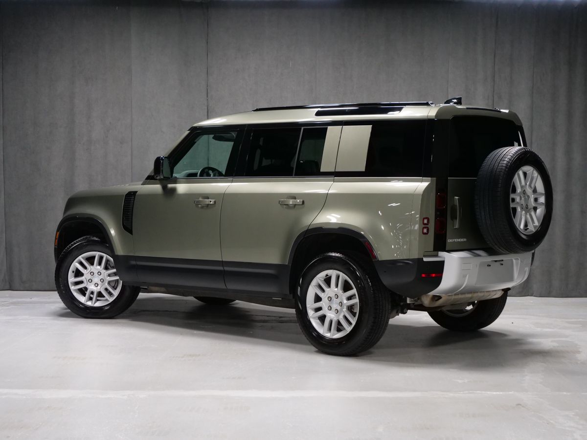 Land Rover Defender 2025 — photo 2