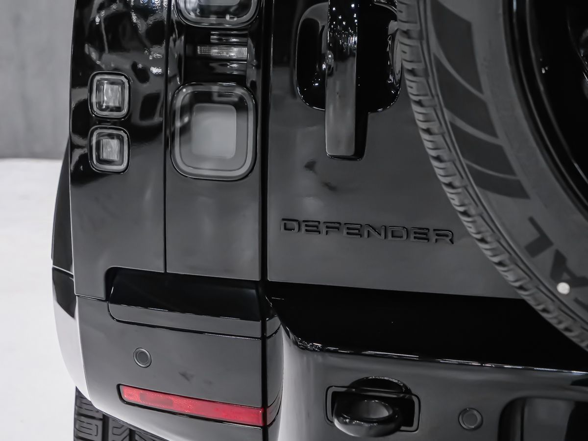 Land Rover Defender 2026 — photo 4