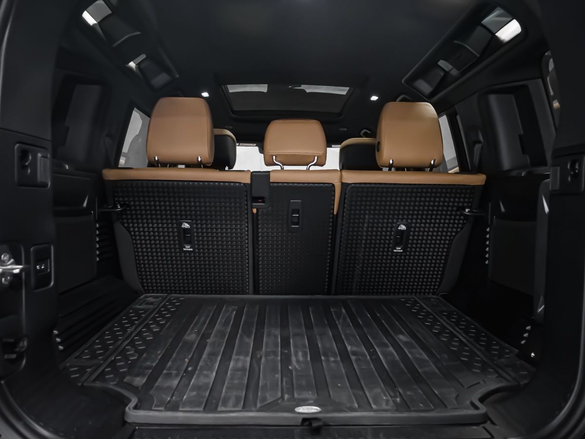 Land Rover Defender 2026 — photo 8