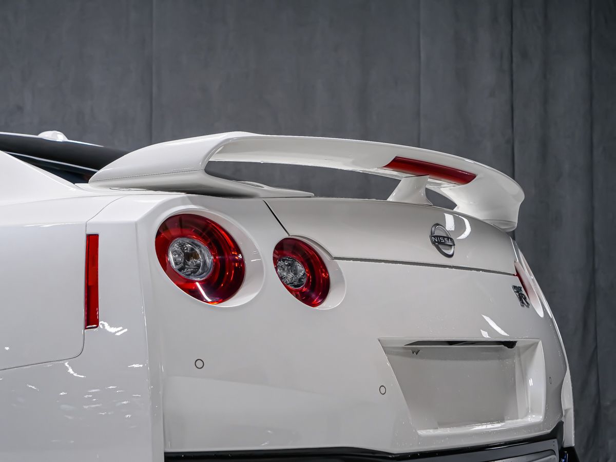 Nissan GT-R 2023 — photo 5