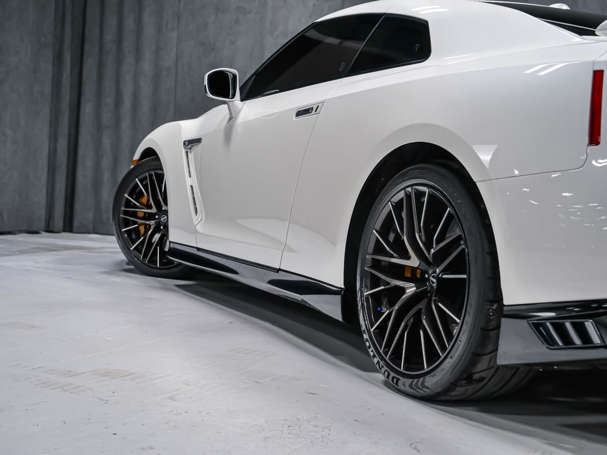 Nissan GT-R 2023 — photo 3