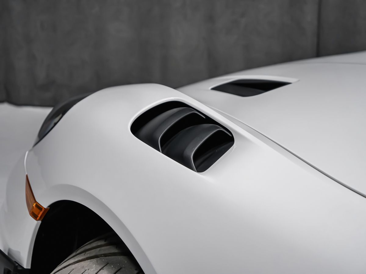 Porsche 718 Cayman 2025 — photo 8