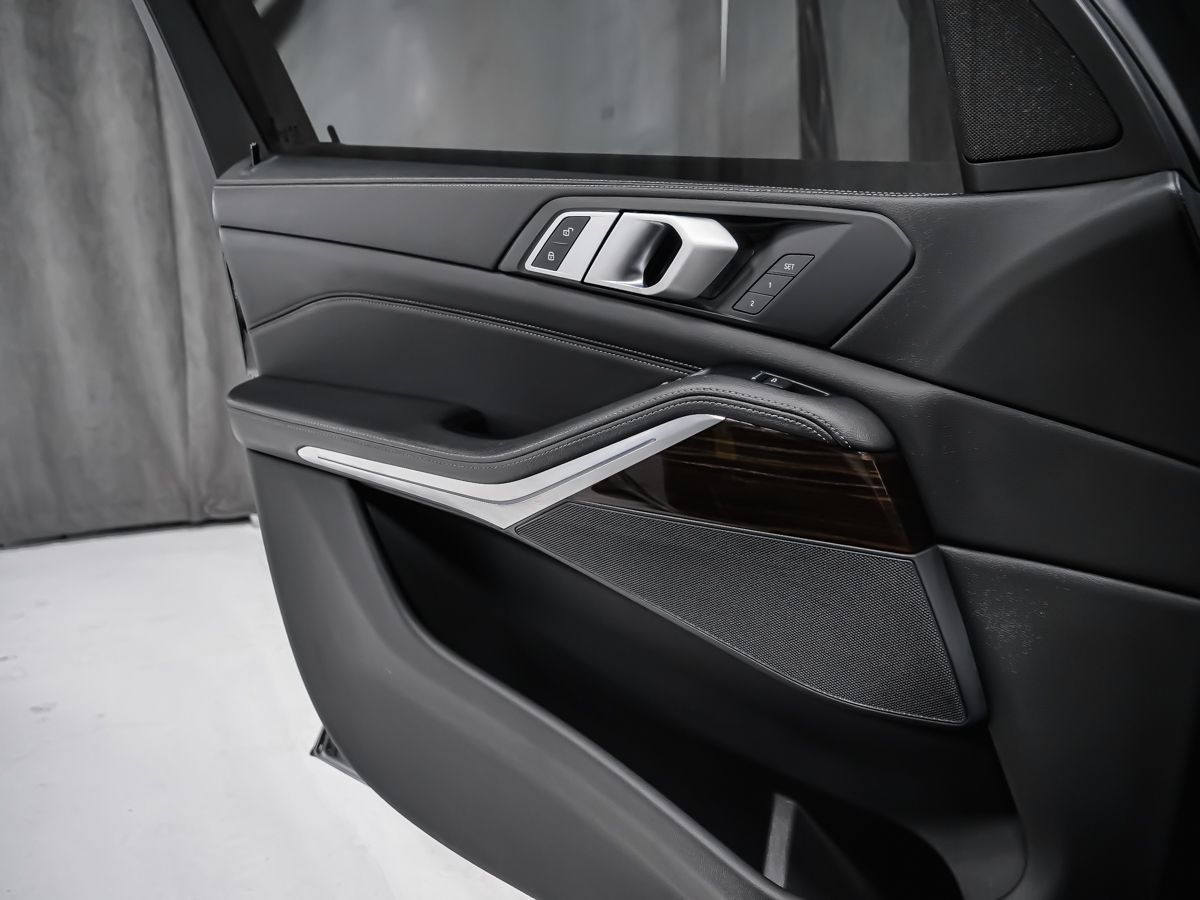 BMW X5 2019 — photo 8