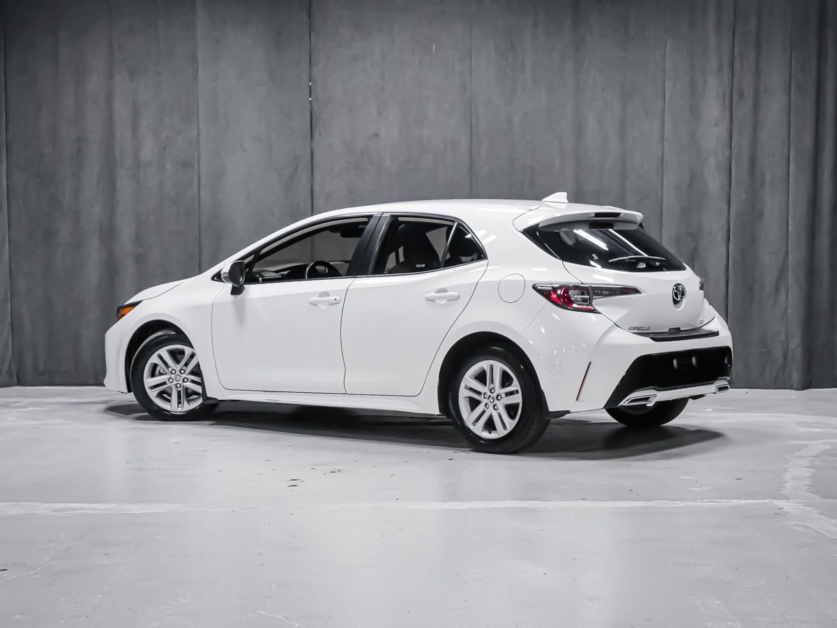 Toyota Corolla Hatchback 2022 — photo 2