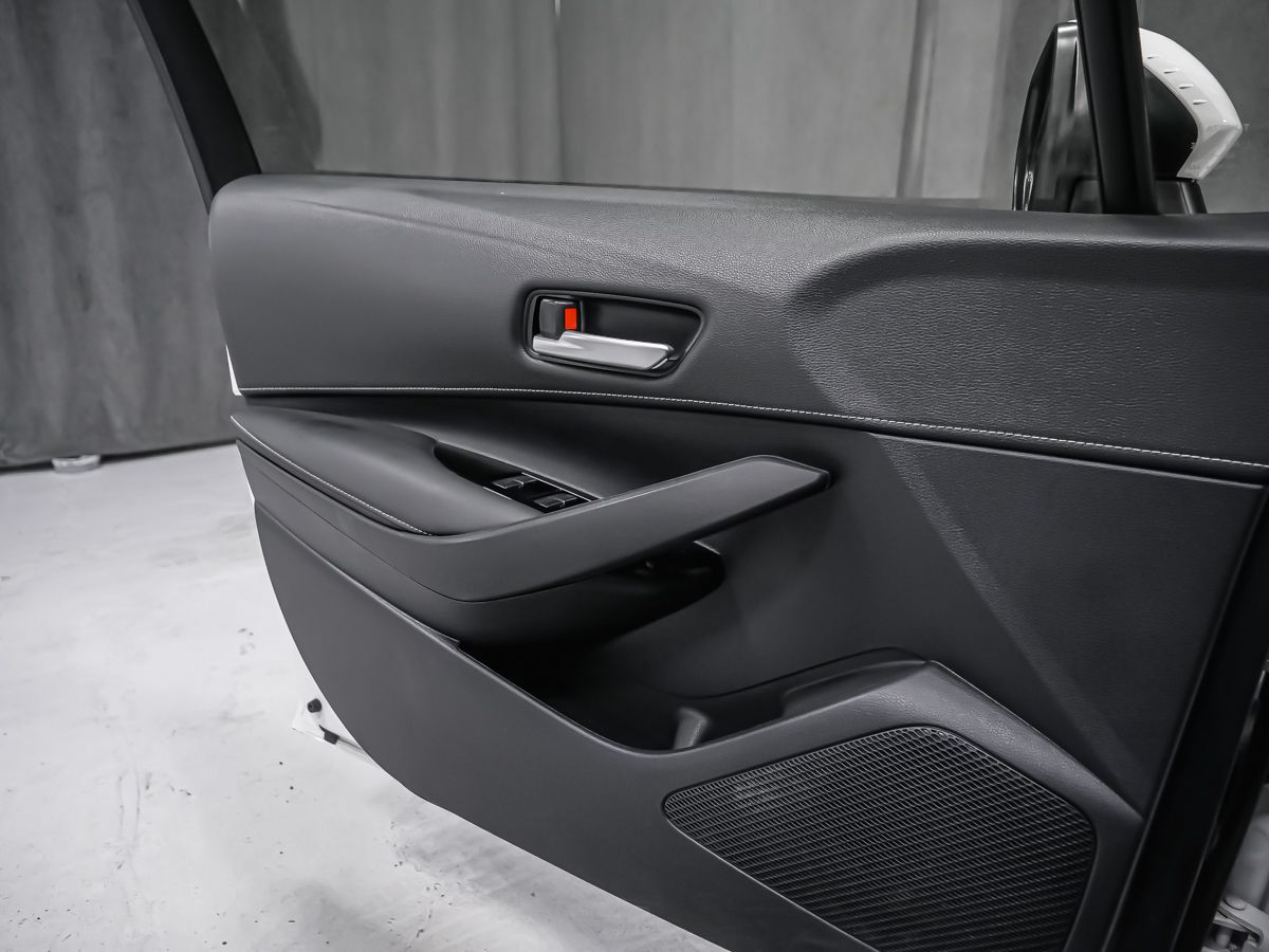 Toyota Corolla Hatchback 2022 — photo 7