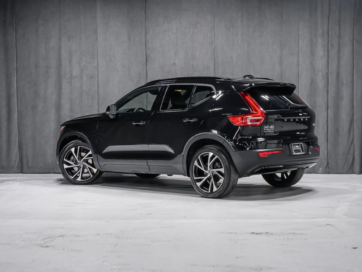 Volvo XC40 2022 — photo 2