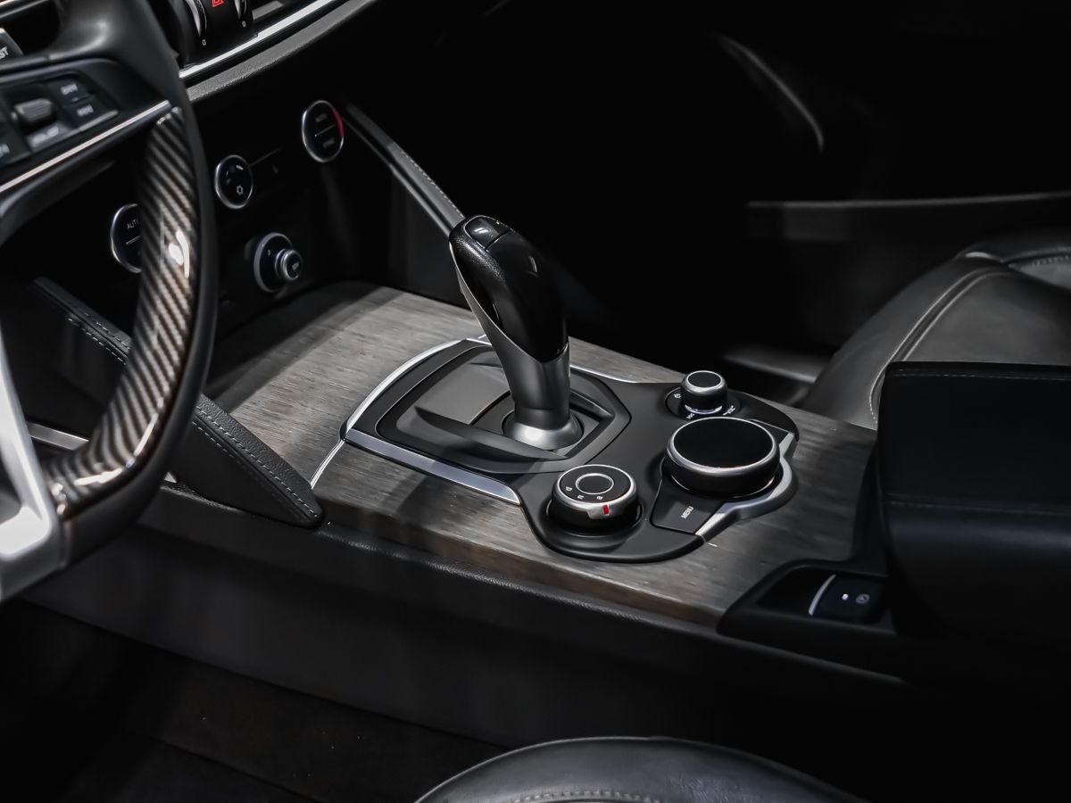 Alfa Romeo Stelvio 2018 — photo 8