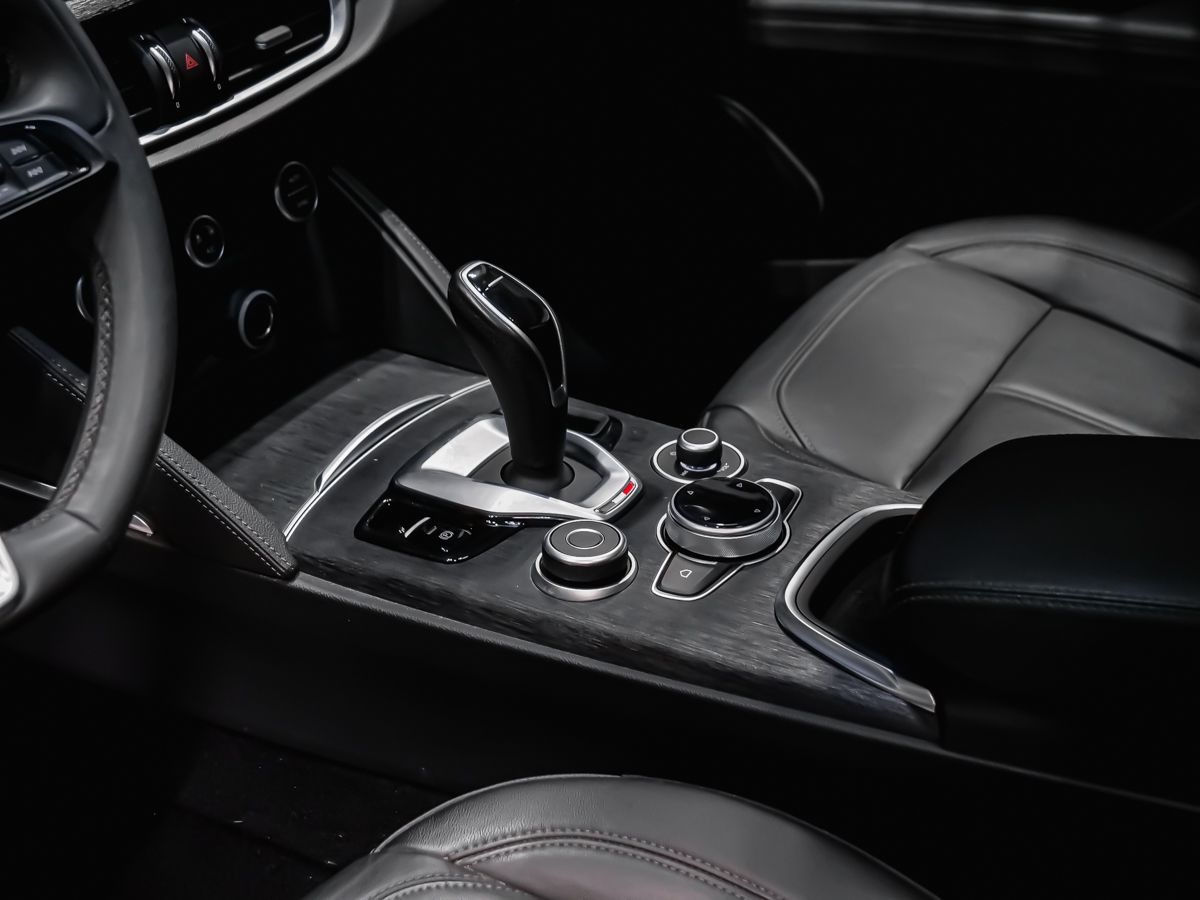Alfa Romeo Stelvio 2021 — photo 5
