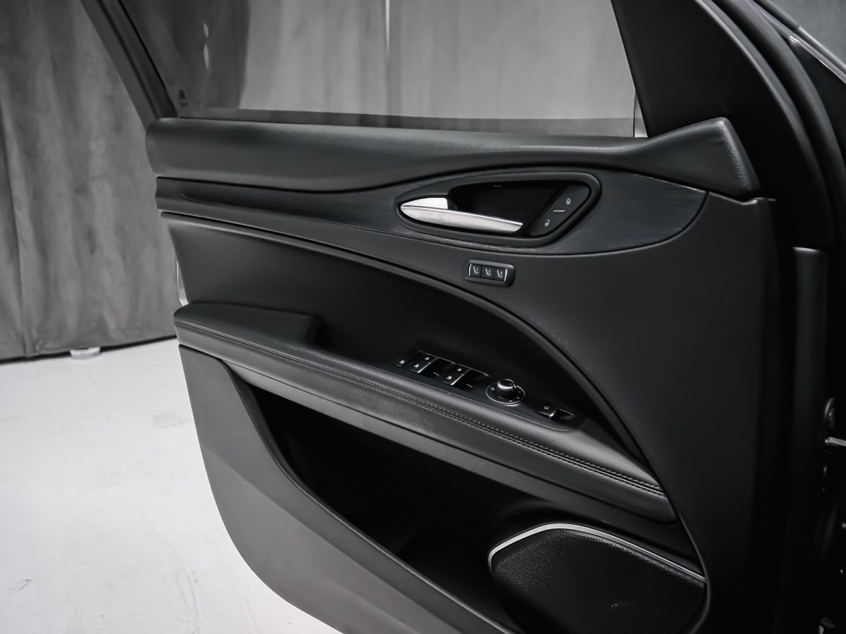 Alfa Romeo Stelvio 2021 — photo 7