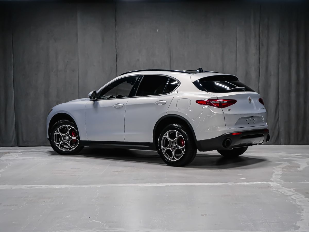 Alfa Romeo Stelvio 2023 — photo 2