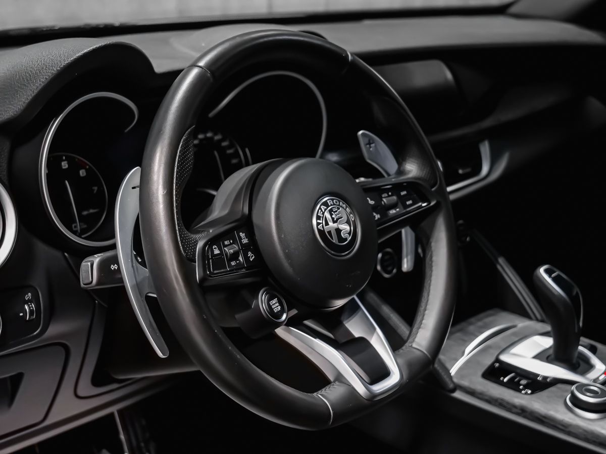Alfa Romeo Stelvio 2023 — photo 6