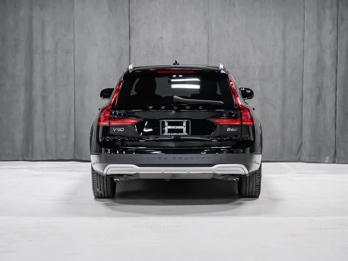 Volvo V90 Cross Country 2022 — photo 3