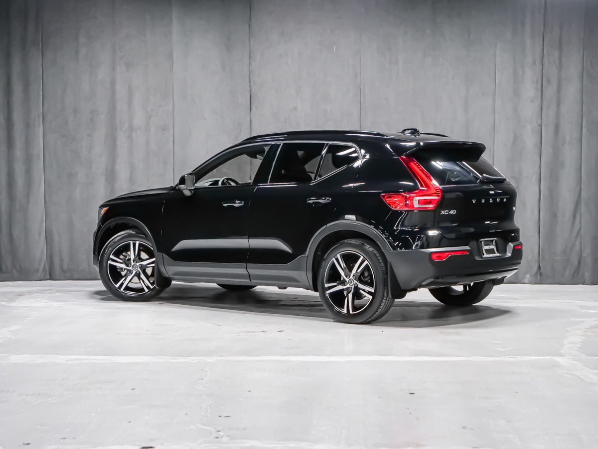 Volvo XC40 2021 — photo 2