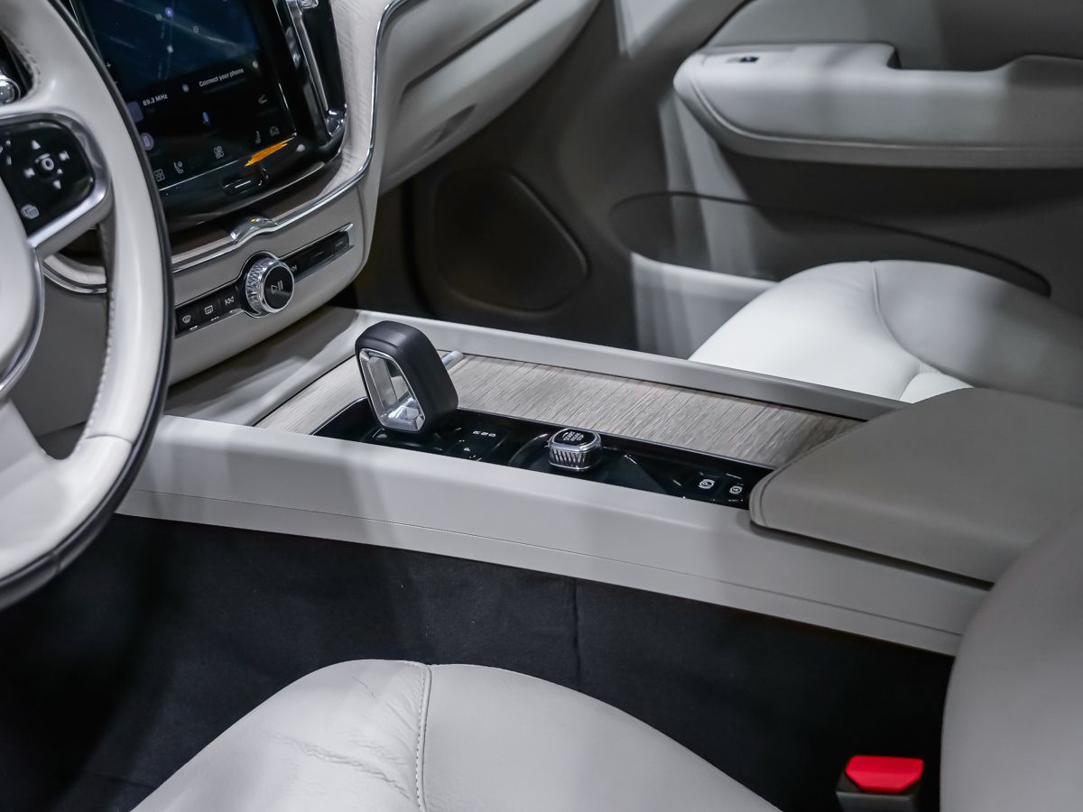 Volvo XC60 Recharge 2023 — photo 5