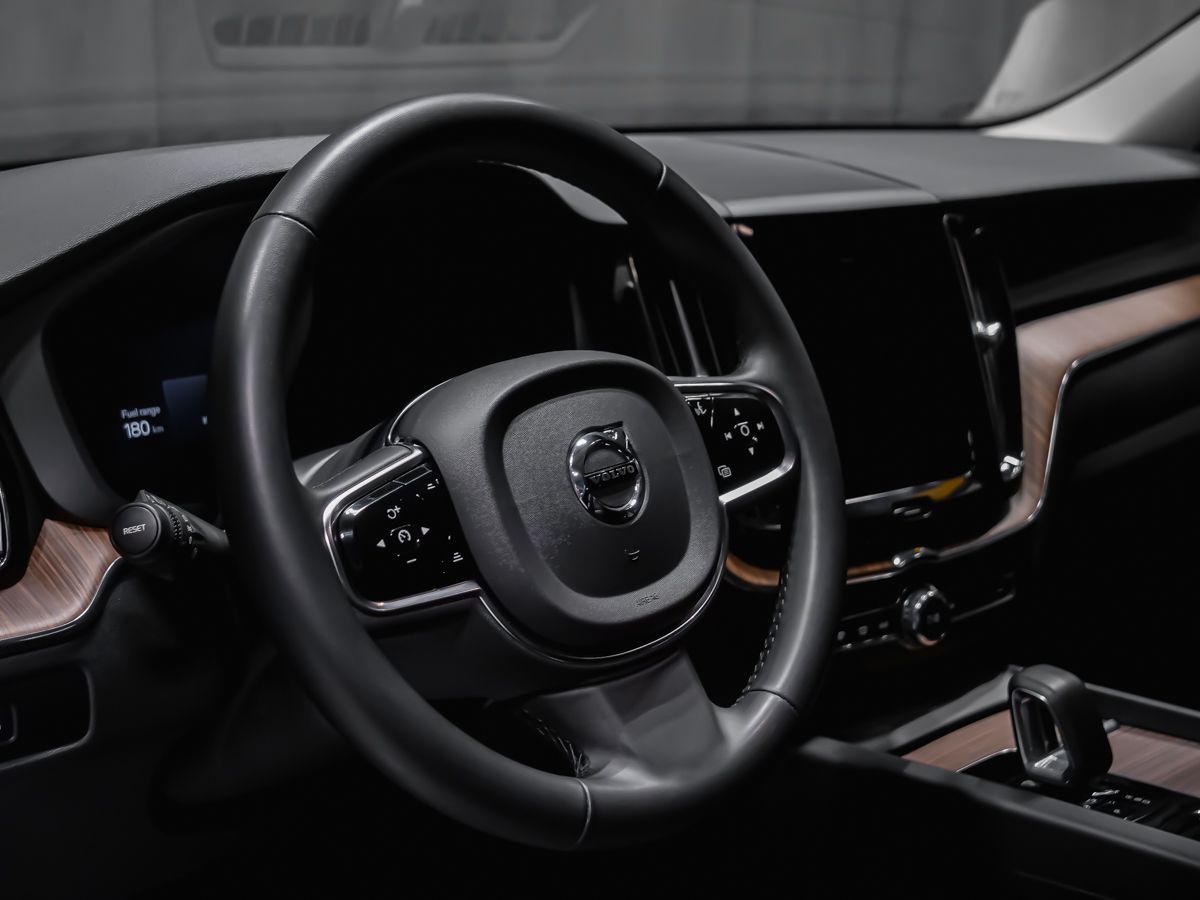Volvo XC60 2023 — photo 6