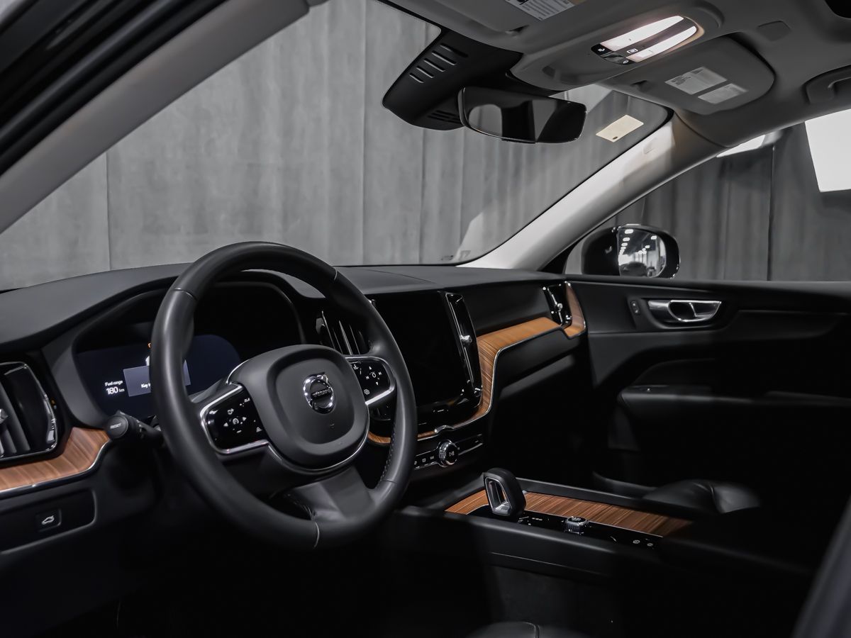Volvo XC60 2023 — photo 4