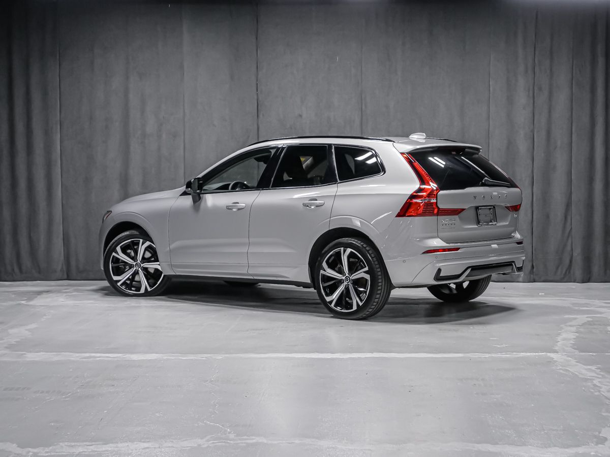 Volvo XC60 2023 — photo 2