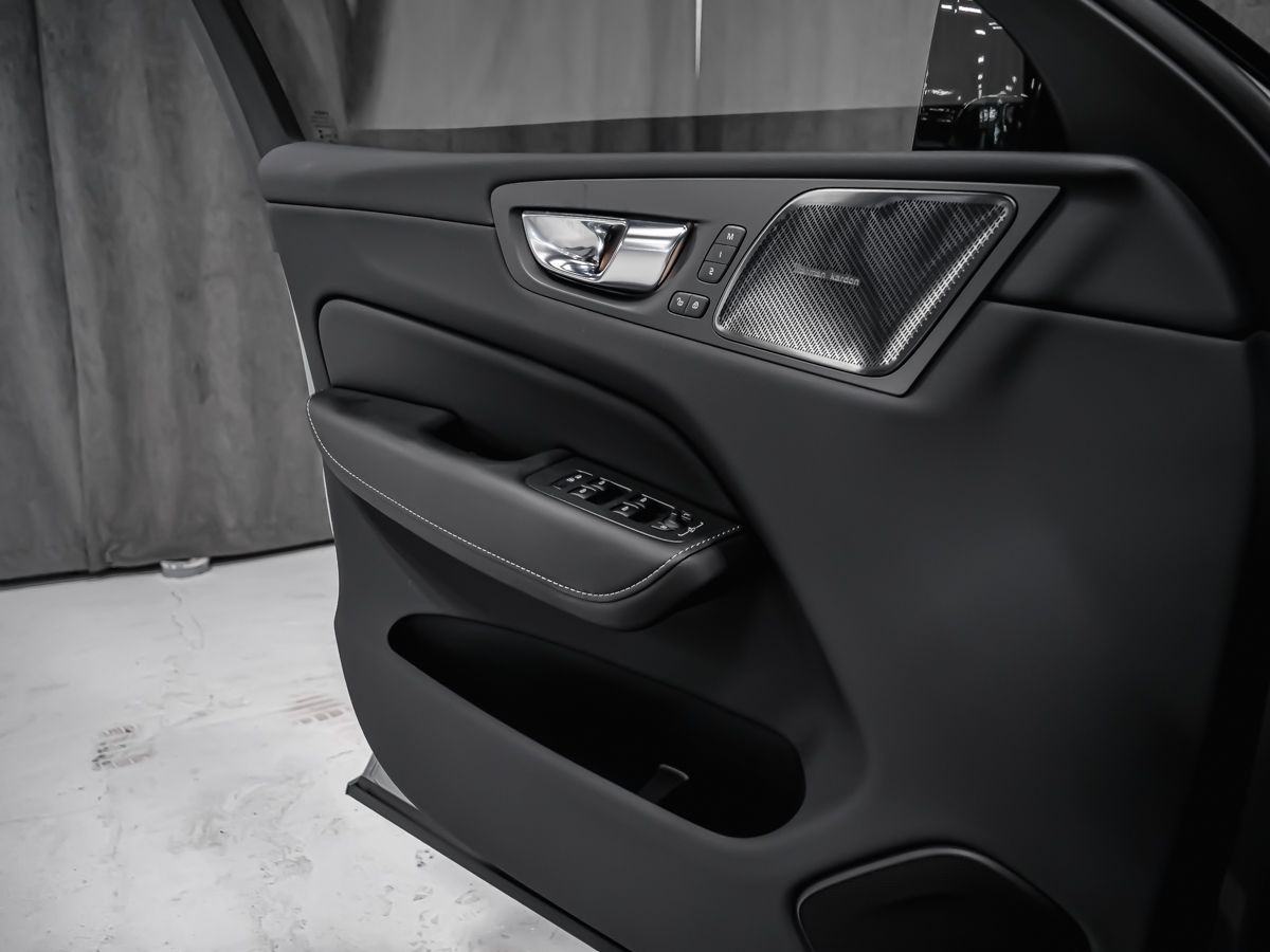 Volvo XC60 2024 — photo 7