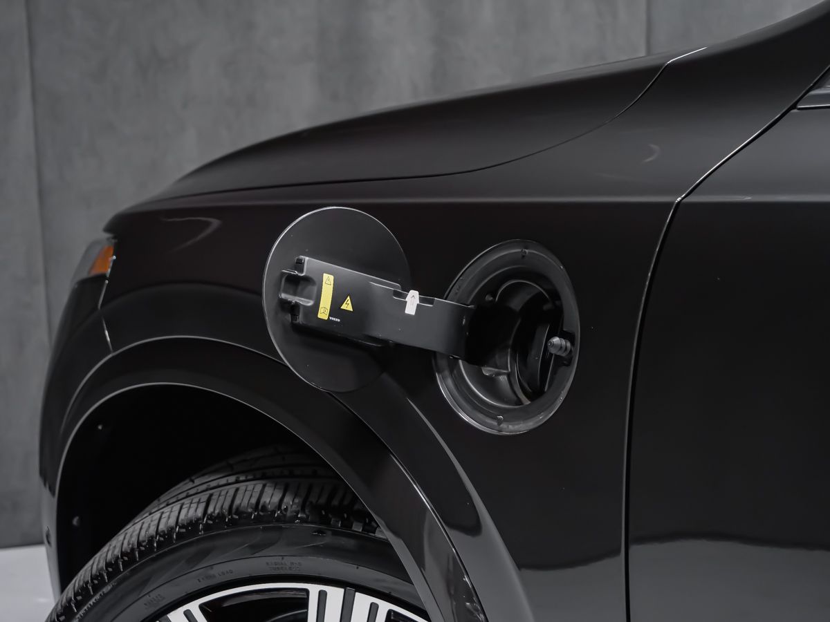 Volvo XC90 Plug-In Hybrid 2025 — photo 3