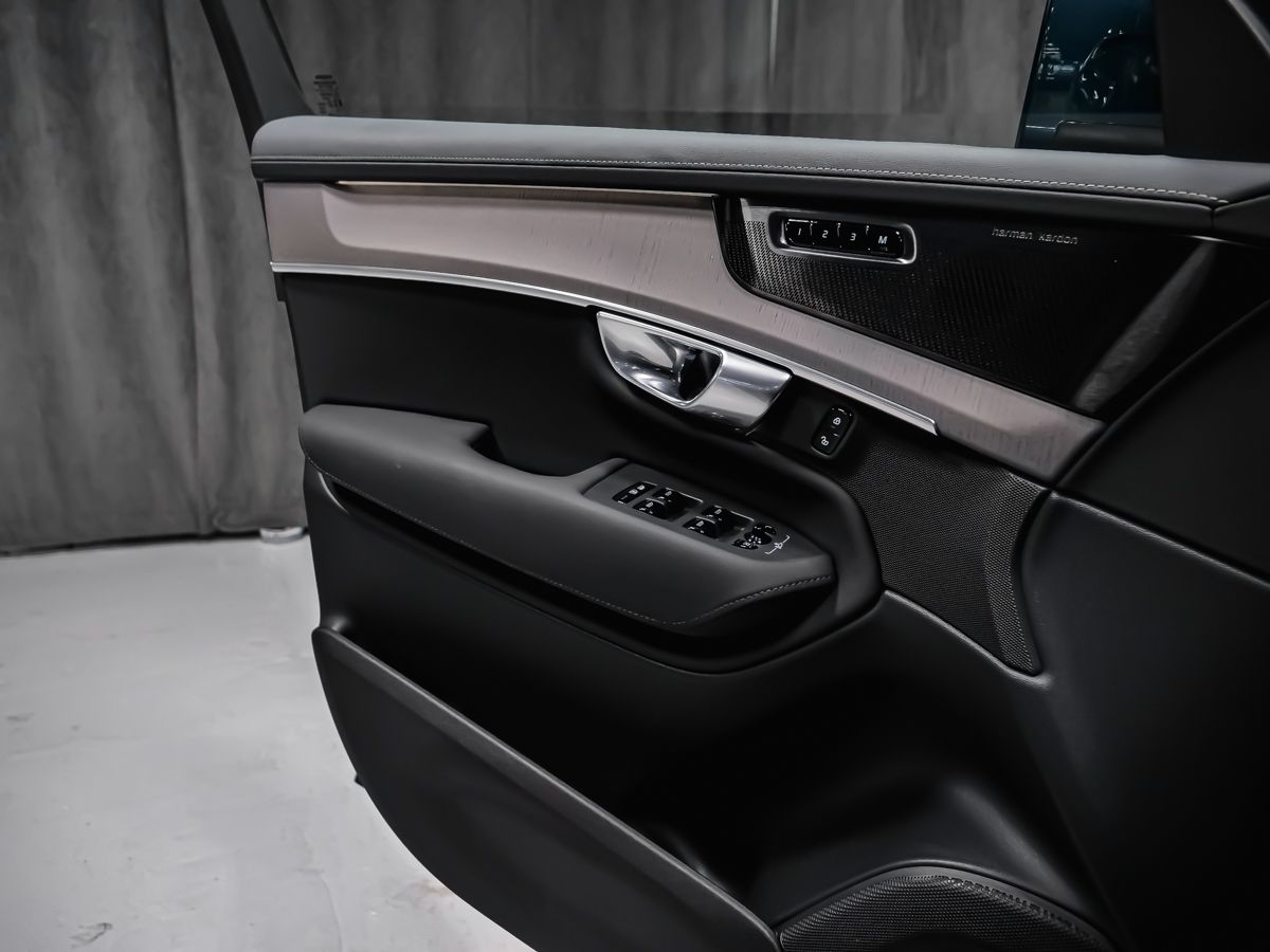 Volvo XC90 2026 — photo 8