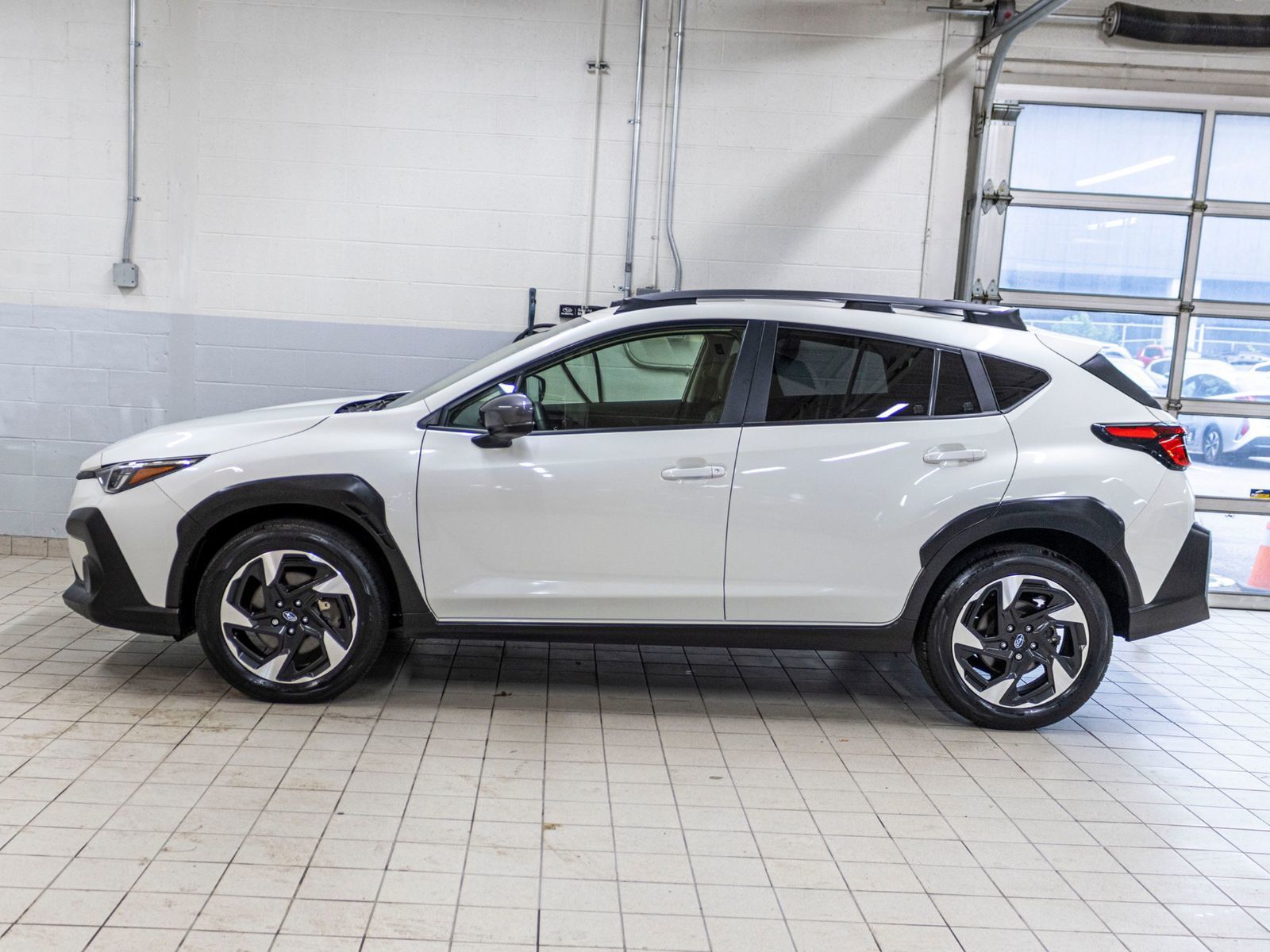 Photo 2024 Subaru CROSSTREK LIMITED LIMITED, 2.5L, CUIR, TOIT, CARPLAY, HARMAN KARDON #3