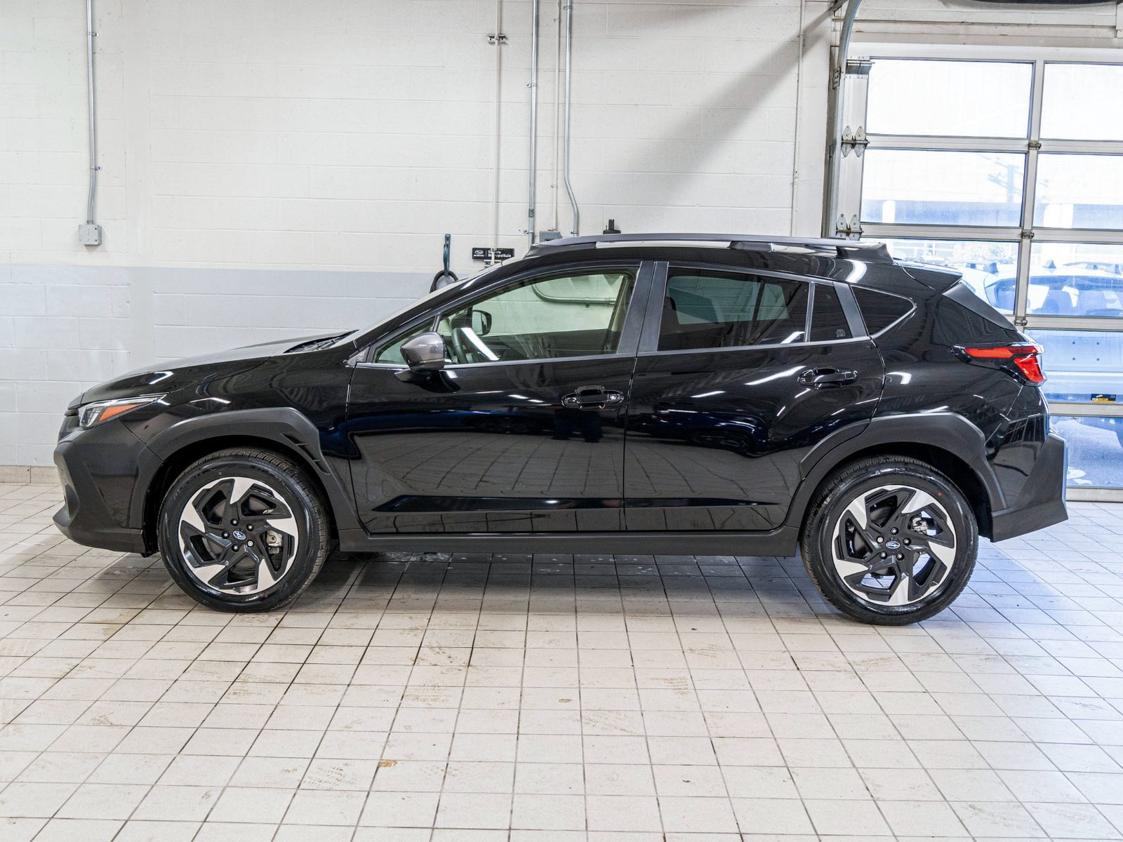 Photo 2024 Subaru CROSSTREK LIMITED LIMITED, 2.5L, CUIR, TOIT, CARPLAY, HARMAN KARDON #3