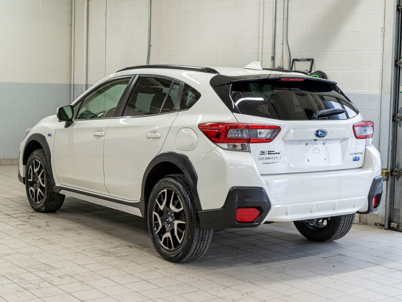 Photo Subaru Crosstrek Plug-in Hybrid LIMITED PHEV, CUIR, TOIT, CARPLAY, HARMAN KARDON 2023 #4